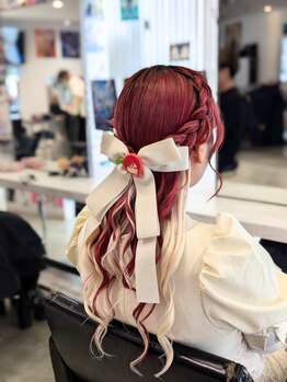 トーキョー オタクヘアー(TOKYO OTAKU HAIR)の写真/インナーカラーやダブルカラーで推しカラーになってる髪をヘアアレンジでイベント仕様に！