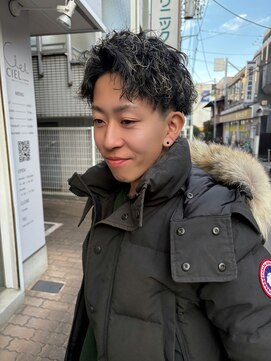 シエル バイ ケンジ 登戸 生田(CIEL by KENJE) ホワイトメッシュ/ツイスト/ショート/フェード/アップバング