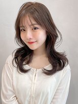 アグノス 青山(Agnos)&nbsp;大人ガーリーダークアッシュミディアムレイヤーカット 小顔