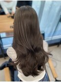 ブリーチなし！ヘーゼルグレージュ×レイヤーカット◯伊藤