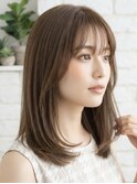 内巻きワンカールミディアムヘアグレージュ