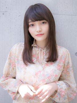 ルティア(Lutia) 厚めバング ナチュラルストレート ボルドーカラー