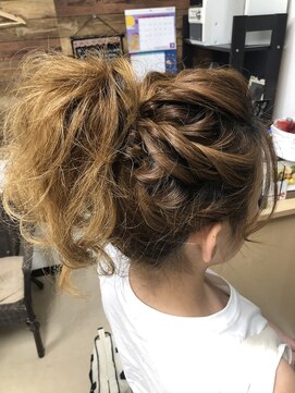 フラワー(Flower) 編み込みポニテ♪