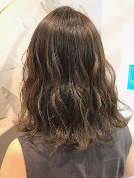 カノイ(KANOI) 波ウェーブ×アッシュブラウン