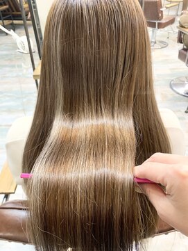 リノカヒリ(Lino kahili) ケアブリーチハイライト3Dカラー/髪質改善トリートメント