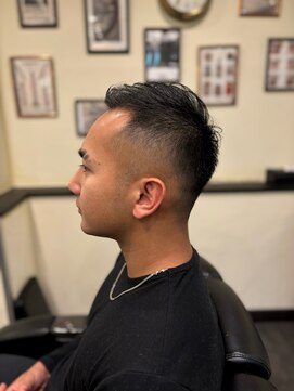 スカイマスターバーバー 渋谷(SKY MASTER BARBER) アップバングフェードスタイル<理容室>[床屋/シェービング/渋谷]