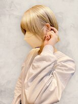 エメバイサワ(Aimer by sawa)&nbsp;30代40代ブリーチミルクティーブロンド伸ばしかけショートボブ