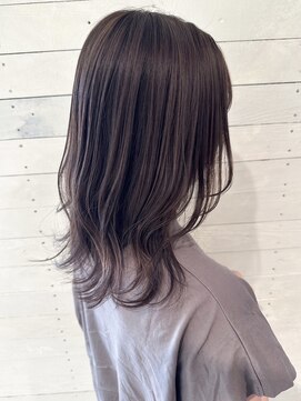 ルノン シェリー(LUNON cheliy) 外ハネ軽めミディアム/レイヤーカット/グレージュ/ブリーチ無し