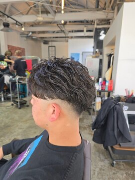 アノ(Ano.) 大分中央町メンズパーマカットスキンフェードフェザーパーマ