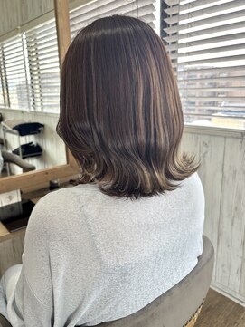 ヘブンリー(heavenly) レイヤーカット/くびれスタイル/ハイライト/グレージュ/アッシュ