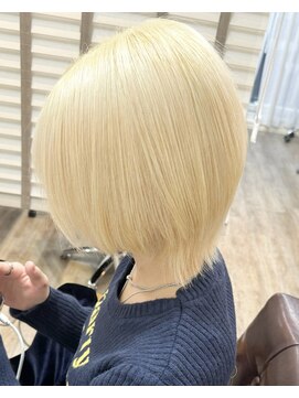 ラウラアンドロー(LAURA&RO) ダブルカラー/ケアブリーチ/インナーカラー/ベージュ【塚口】