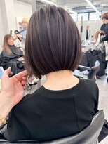 アマレット(Amaretto)&nbsp;【白髪ぼかしハイライト×大人上品なコンパクトボブ】