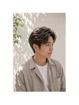 ヴィータ ヘア デザイン(Vita Hair Design)&nbsp;清潔感重視のナチュラルセンターパート黒髪ショート爽やか社会人