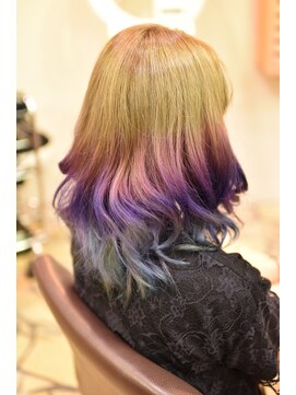 アンクルート(eNcroute) ひし形シルエットハワイアンカラーふんわりカールセミ