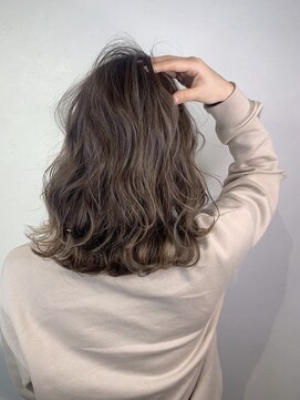 アンダーバーホワイト 京橋店(_WHITE) グレージュカラー