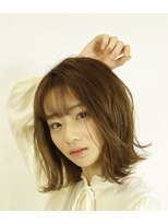 ドゥセリエ 新宿本店(de cellier) 小顔ミディアム外ハネボブアッシュ