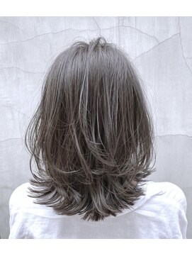 モアナ バイ ヘッドライト 沖縄東崎店(Moana by HEADLIGHT) Moana【東崎】#ミディアムレイヤー#くびれミディアム#アッシュ