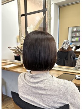 アンダーバーホワイトモデ 河内長野(_WHITE mode) ※ 10代20代30代小顔ミニボブブラウンバイオレット