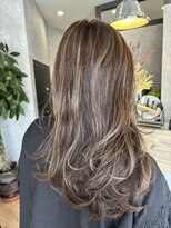 エレノア 越谷(Eleanor)&nbsp;海外風たっぷりハイライト/シアーベージュ【RIE】