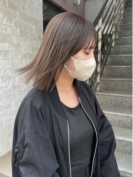 ロマリア(Lomalia) 【Lomalia表参道】グレーベージュ シアーカラー セミディ