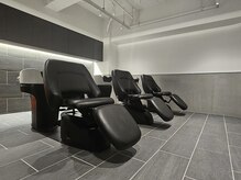 ～首や腰の負担がかかりずらいフルフラットの業界最高級のシャンプー設備完備～【横浜／横浜駅】