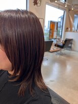 エシレ(esille.)&nbsp;モカブラウンのミディアムレイヤースタイル