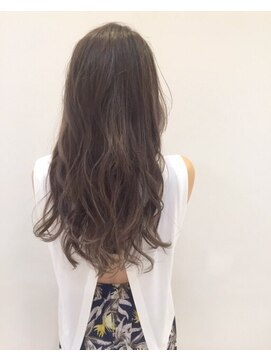 ラヴェ(LAWE.) ハイライトで作るグレイッシュカラー♪