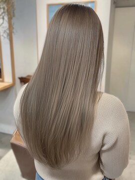 ジルバイジゼル(JILL by GiseL) ロング ストレート ブリーチ ミルクティーベージュ 透明感カラー