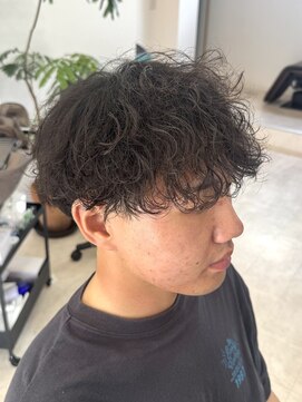 イロ 成田(iLo) メンズシャドウパーマ