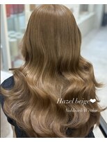 シェス 梅田(shes)&nbsp;ブリーチなしで作るヘーゼルベージュ