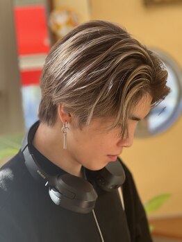 ブルーモスク トウキョウ(TOKYO)の写真/赤みを消し透け感を引き出す[アディクシー]取扱い!外国人風の透明感×ツヤ[松山/本町/山越町/髪質改善]