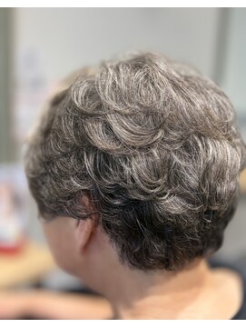 アンジー(Angee) 年齢髪のお悩みは自然なふんわりパーマで解決