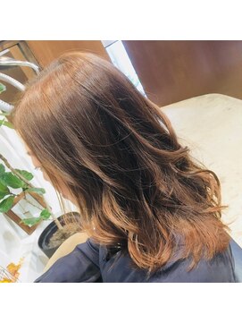 リップス ヘアー(Lips hair) 明るめカラーのゆる巻きスタイル♪