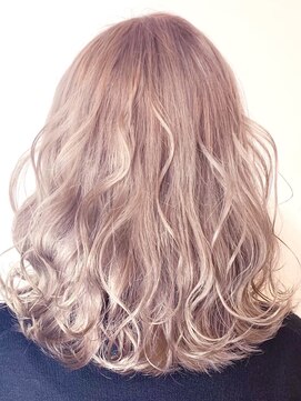 ラヴィエール(LAVIERE by R-EVOLUT) ピーチホワイトミルクティー☆ 　ツヤ髪　店長　柿本翔一朗