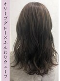 オリーブグレー