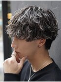 渋谷緩め波巻きスパイラルパーマメンズハイライトカラー