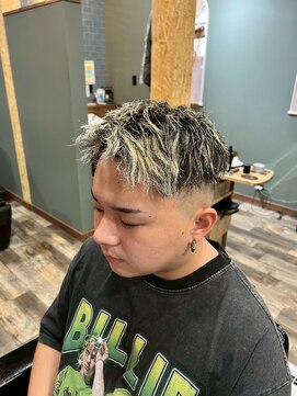 スタンドバーバー 柏(STAND BARBER) スペインカール／スパイキーショート/ブルーブラック/柏