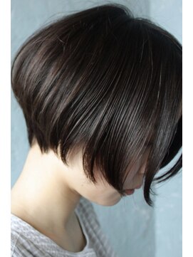 ソルト(Salt) 《Salt福岡 大名》頭の形が綺麗に見えるショートボブ (OKABE)