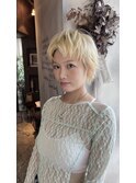 ブロンドヘアショート