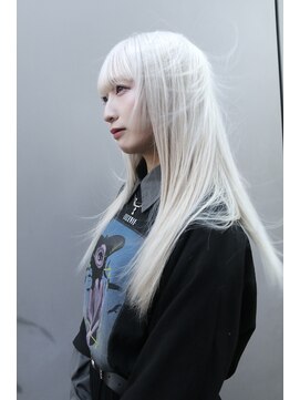オーオシカシカスペース(OOO YY Space) ロングのホワイトヘアー