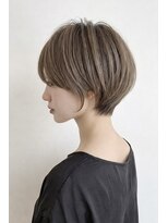 ハクア(HAKUA)&nbsp;白髪ぼかし×絶壁解消ショートで朝のセットを快適に