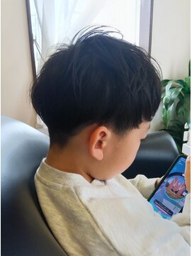 コア フィール ア デイ(COIFFURE A DAY) キッズカット ショートマッシュ ツーブロック