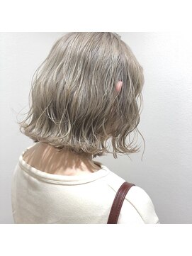 アンス 大阪梅田(ANs.) 20代30代★艶カラー×シルバーベージュハイライト