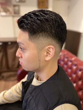 バーバーリング メソッド(BARBERING METHOD) ビシッと決めるフェードカットスタイル