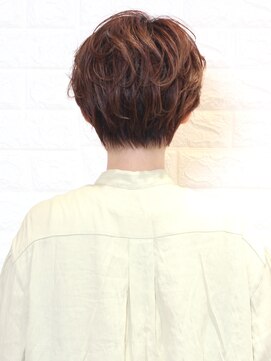 ハチ(hachi) ナチュラルショート/ブラウン/抜け感/20代30代40代50代