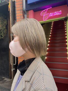 エマ(emma) ホワイトベージュ