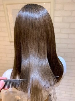 オーブ ヘアー セレーヌ 新百合ヶ丘店(AUBE HAIR sereine)の写真/髪の悩みを解消!!クセが気になる方は、毛先まで自然なストレートを創るAUBE HAIRの縮毛矯正で美髪に♪