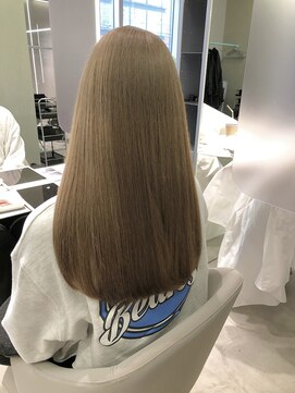 ルヴェール(Le Vert) 艶髪ロング × オリーブベージュ