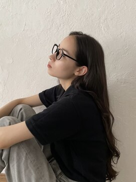 エイチ(811) レイヤーミニウルフチェリーブラウンショート美髪前下がりボブ