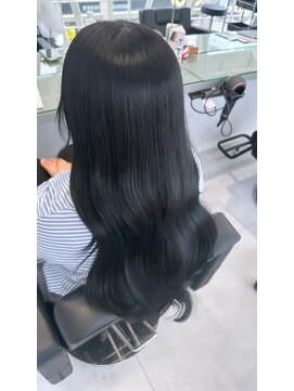 ミニョン(Mi9non) ブルーブラックで韓国風